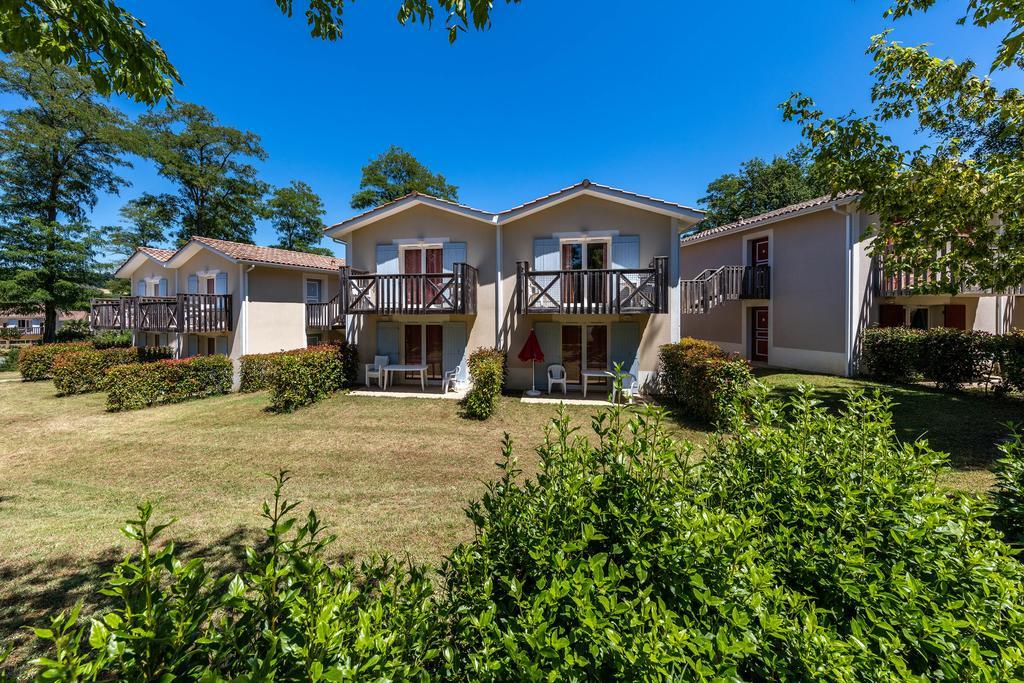 Vacanceole - Le Domaine Du Golf D'Albret Barbaste Exterior photo
