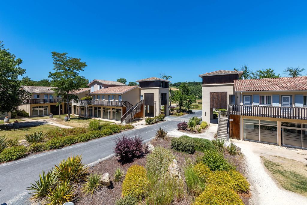 Vacanceole - Le Domaine Du Golf D'Albret Barbaste Exterior photo