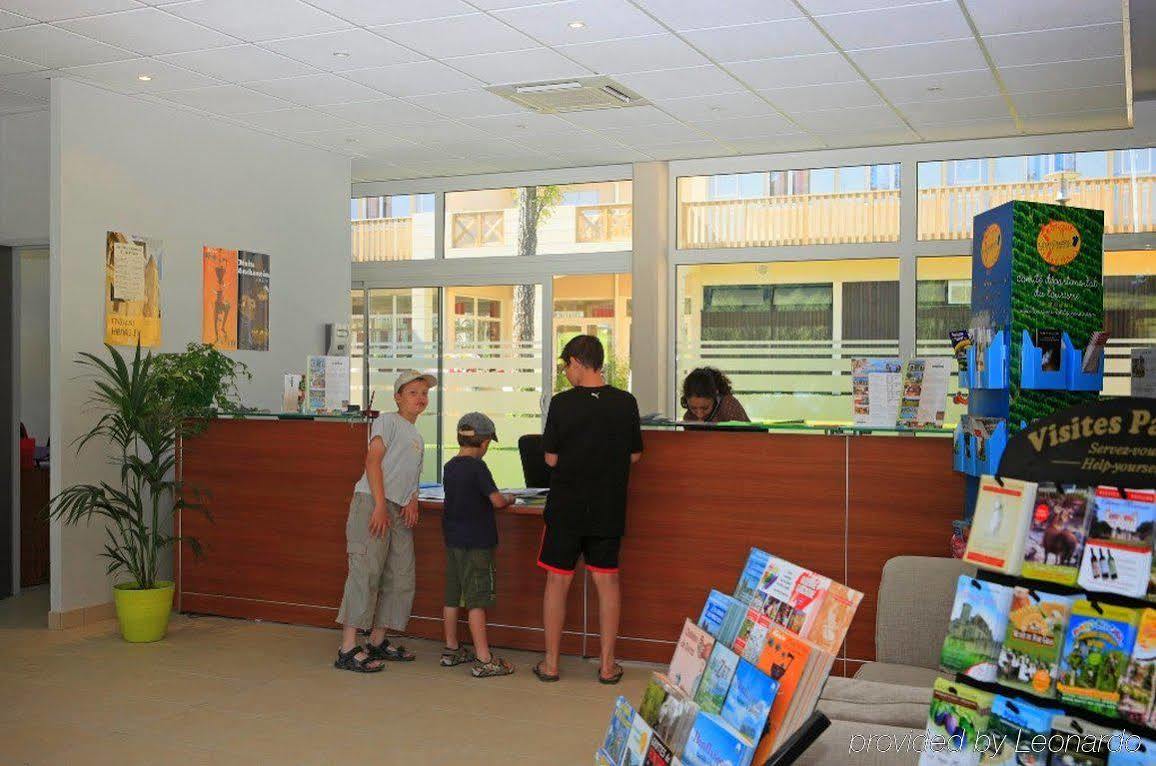 Vacanceole - Le Domaine Du Golf D'Albret Barbaste Exterior photo