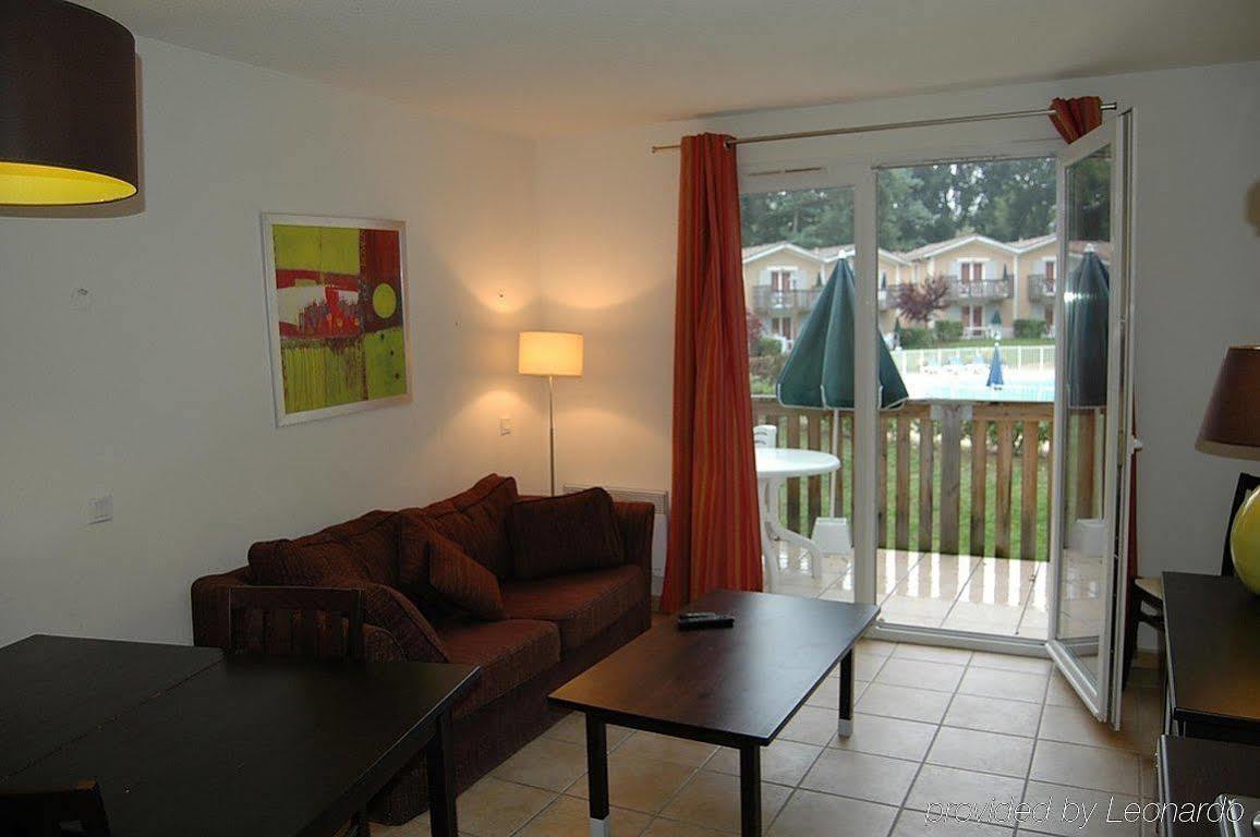 Vacanceole - Le Domaine Du Golf D'Albret Barbaste Exterior photo